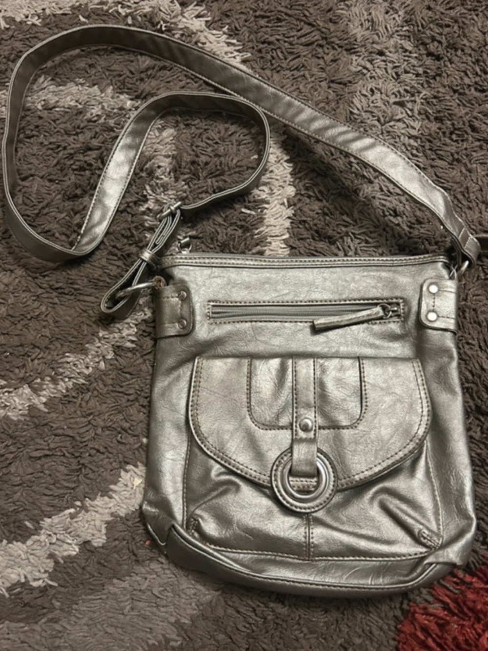 Women’s Y2K Metallic Silver Crossbody Bag